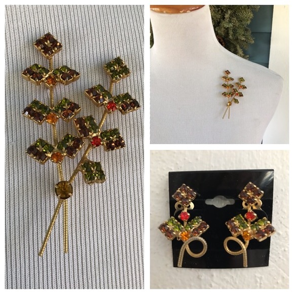 Jewelry - VINTAGE🚨RHINESTONES Brooch Pin & Earring Set